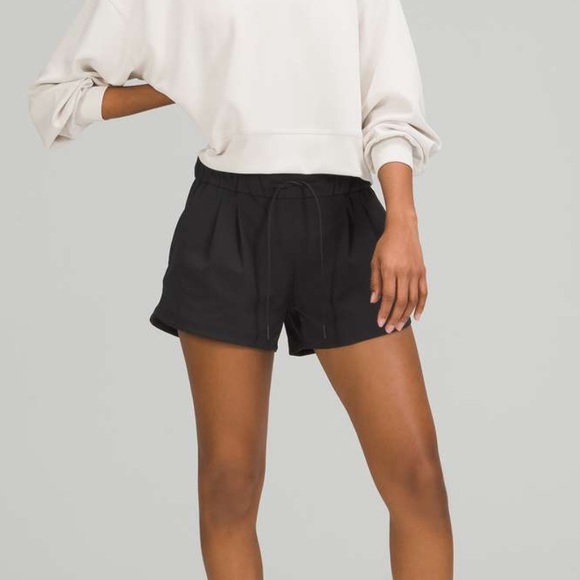 Stroll at Sundown Lululemon Shorts - Picture 9 of 12